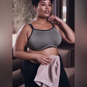 NATORI Yogi Contour Convertible Sports Bra underwire size 40 D gray black